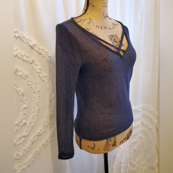 DIVIDED Sexy Shirt - Picture 3 of 6